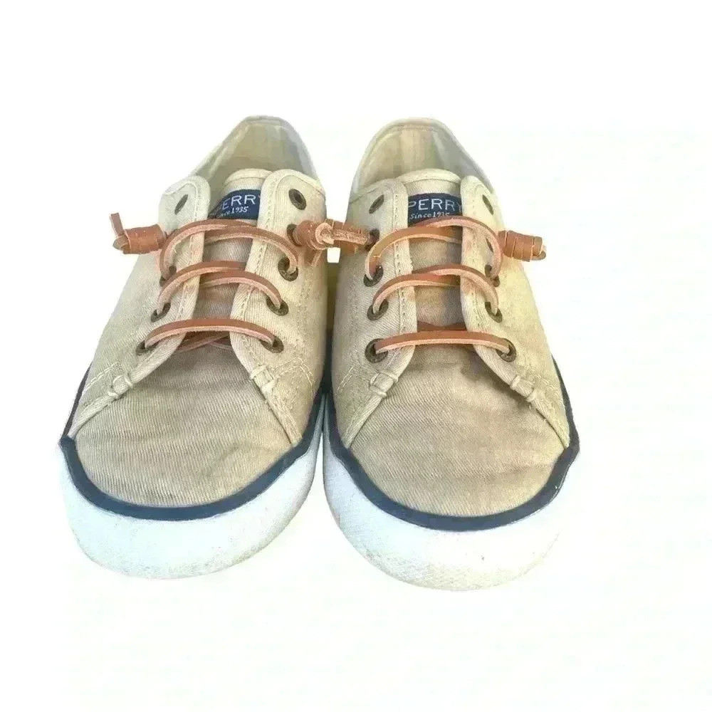 SPERRY women's sneakers. In great used condition color Oat sand tan Size 7.5